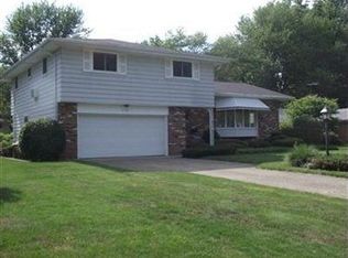 5100 Berkshire Dr, North Olmsted, OH