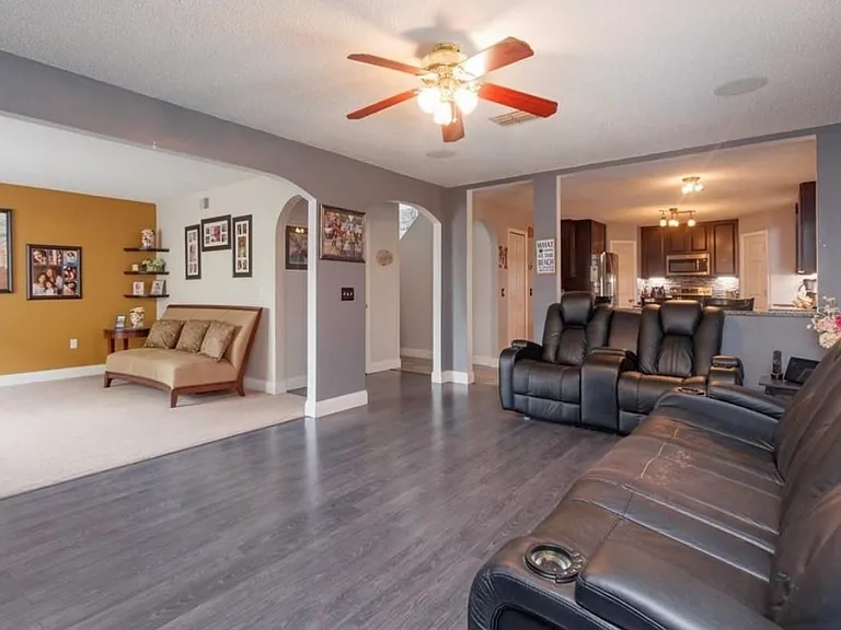 14601 Old Forest Ct — Photo 5