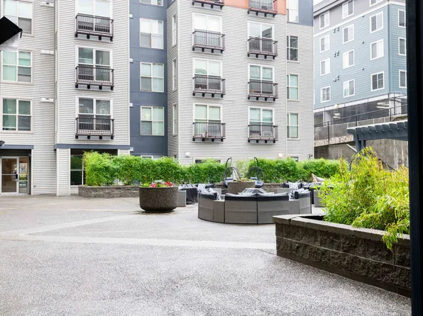 700 Broadway Apartments