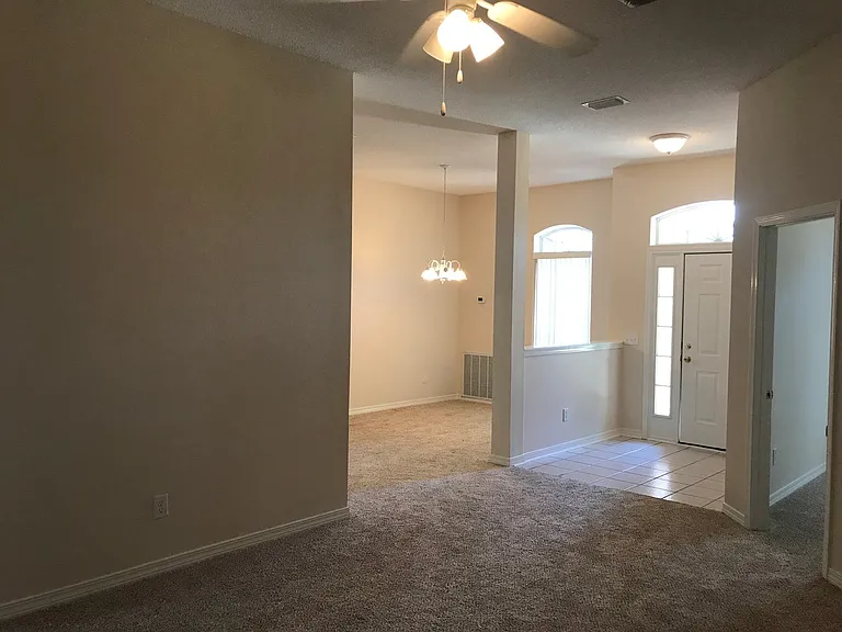 2642 Hidden Creek Dr — Photo 6