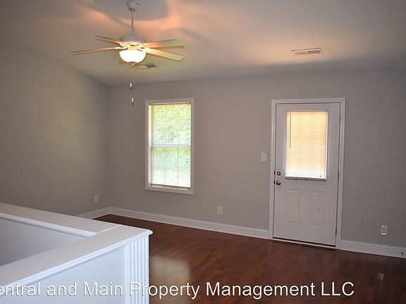 4th image of 5720 Urban Way