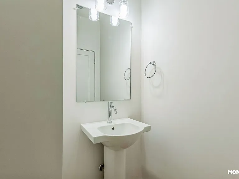 550 Markham St #10 — Photo 21