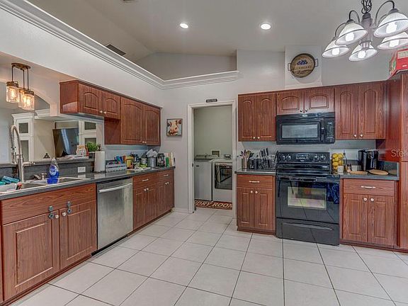 5th image of 840 W 5th Ave