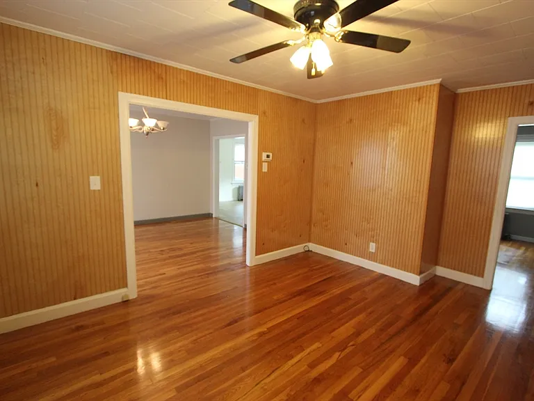 23 Saxon St #23 — Photo 10