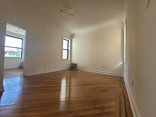 Rented by EXR | media 9