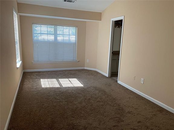 5th image of 1529 Cove Creek Cir