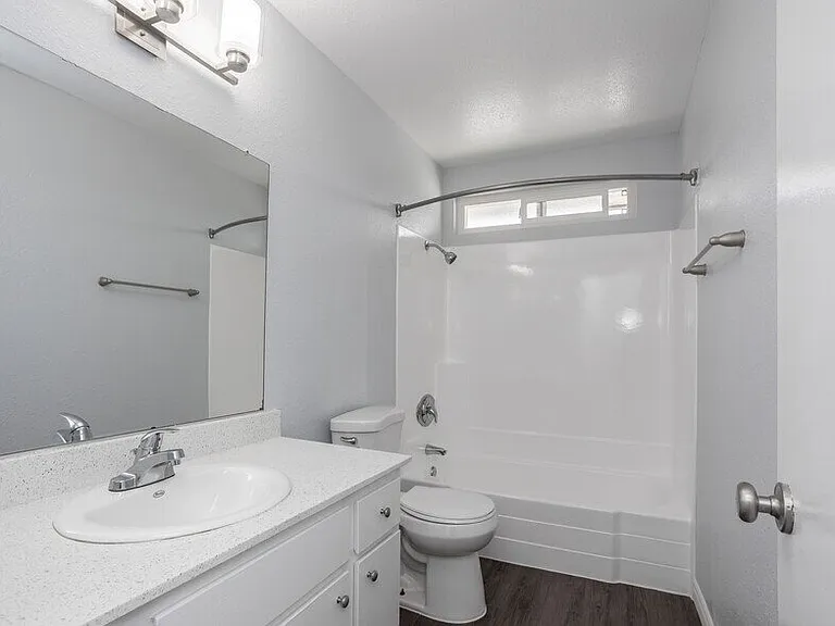 Cedar Glen Apartment Homes — Photo 26