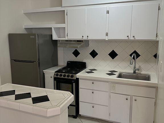 3rd image of 632 S Cloverdale Ave #109