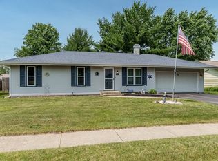 8202 Eddington Dr, Machesney Park, IL 61115