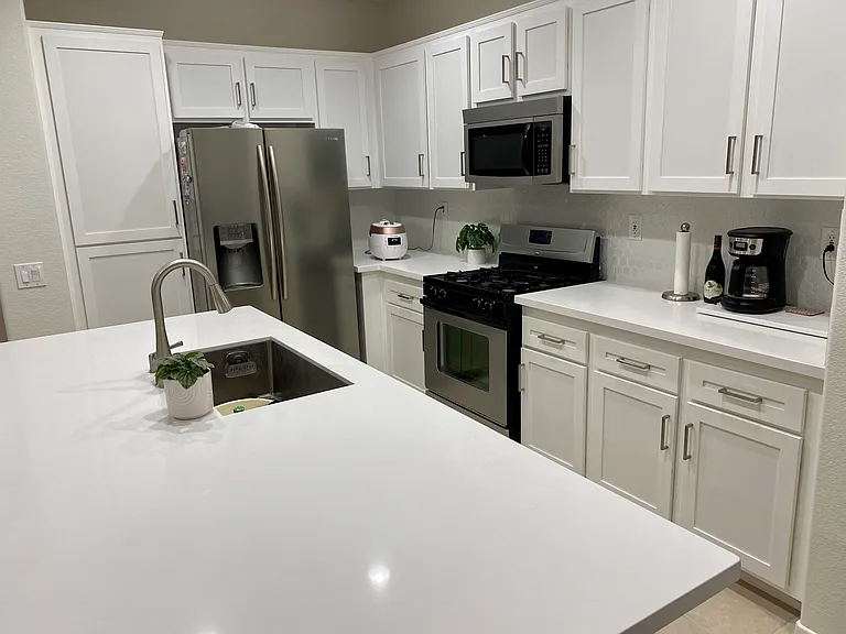 Ivy Hill Dr — Photo 1