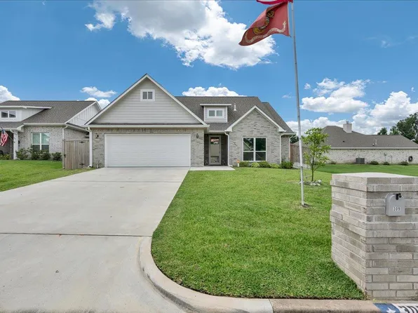 309 Saddle Brook Dr, Lufkin, TX 75904