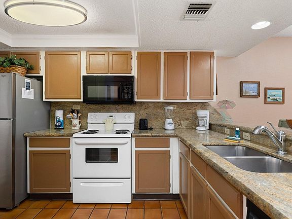 3rd image of 2401 Gulf Blvd #303