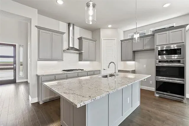 2195 English Ivy Rd — Photo 2
