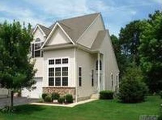 15 Central Park Blvd, Bohemia, NY 11716