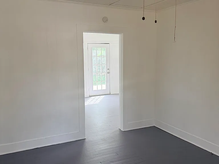 1006 Depot St — Photo 3