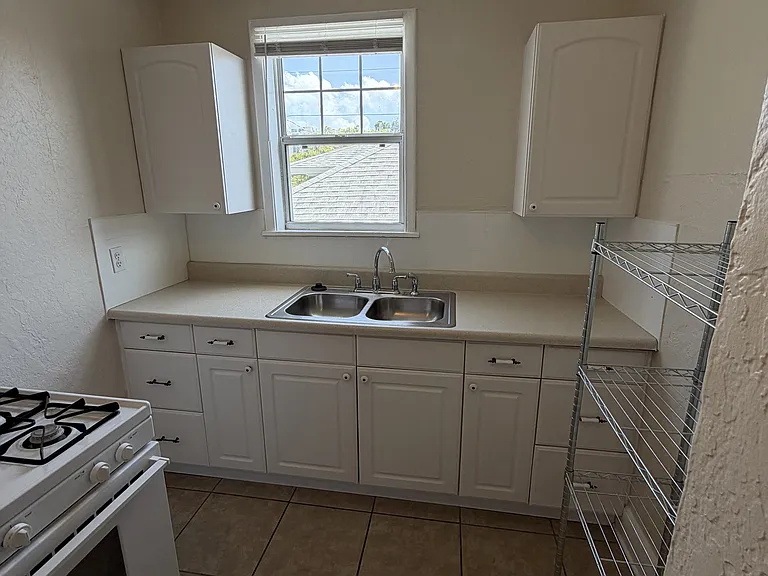 456 13th Ave NE #12 — Photo 8
