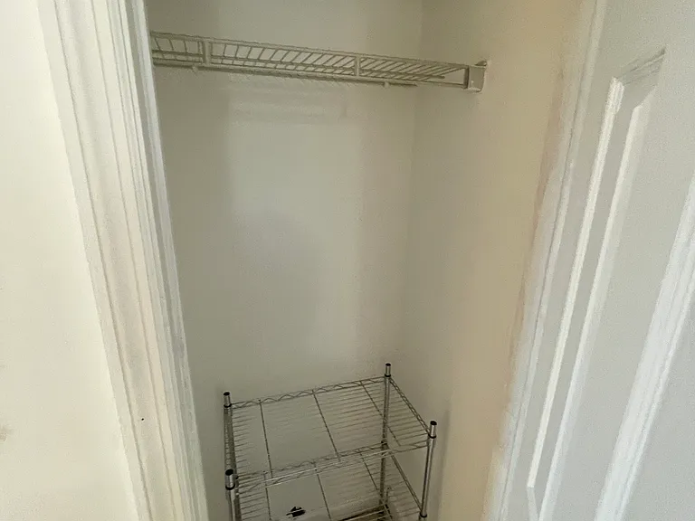 1109 Rockland Ave #1L — Photo 4