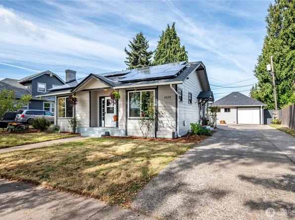 2828 Washington Way, Longview, WA 98632