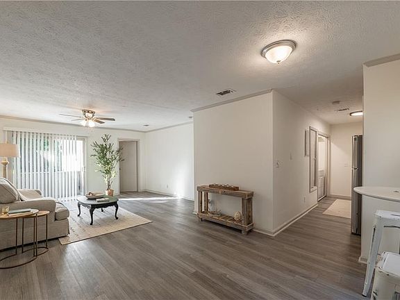 2nd image of 6244 Overlook Rd