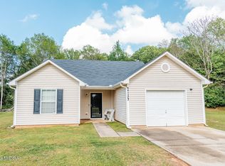 215 Apple Valley Rd, Macon, GA 31217