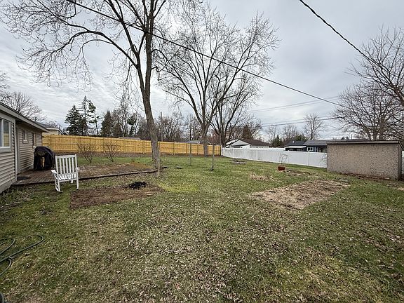 2nd image of 1948 Henbert Rd