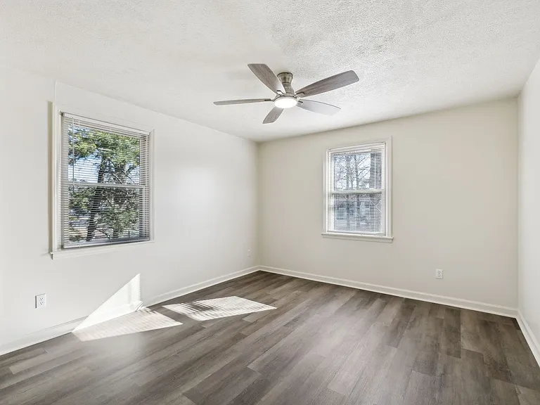 1421 Huntington Dr — Photo 24