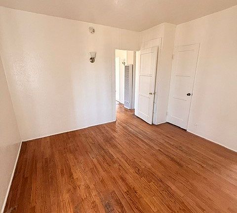 4th image of 1402 W 78th St