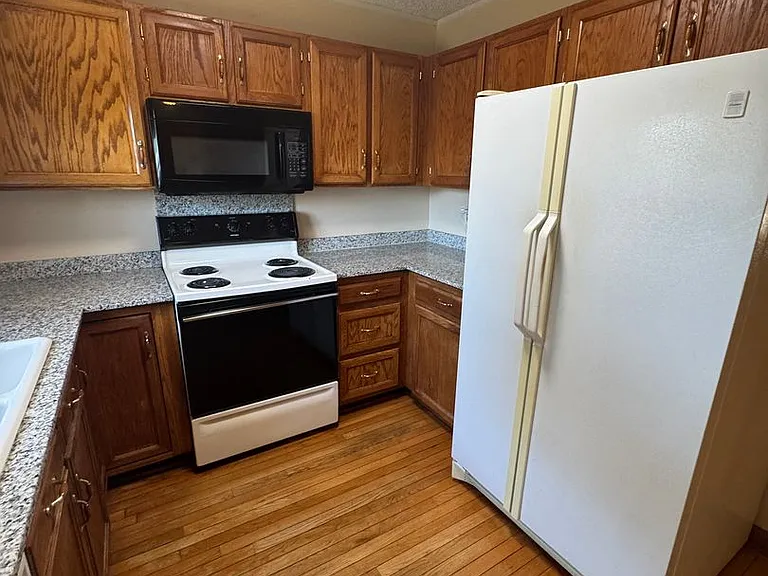 712 47th Avenue Ct — Photo 5