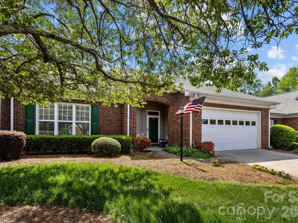 13323 Mint Lake Dr, Matthews, NC 28105