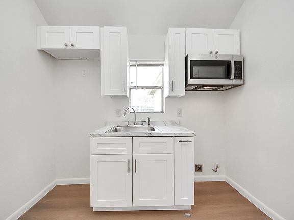 4th image of 5416 Pease St #B