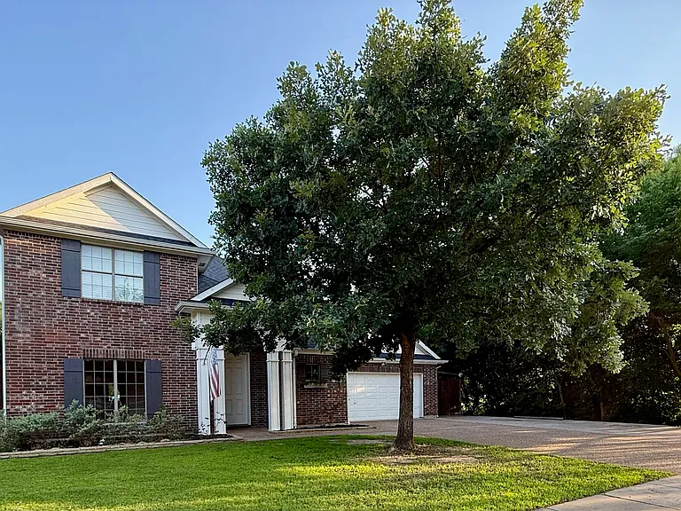 147 Country Lakes Dr — Photo 2
