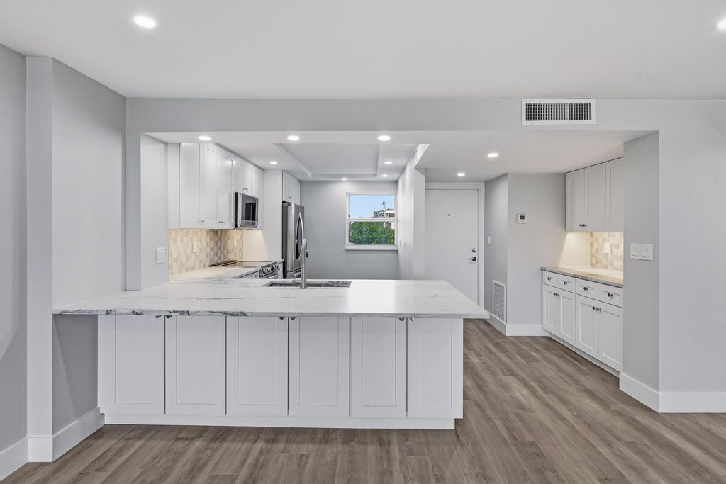 1012 N OCEAN Boulevard #202, photo 5