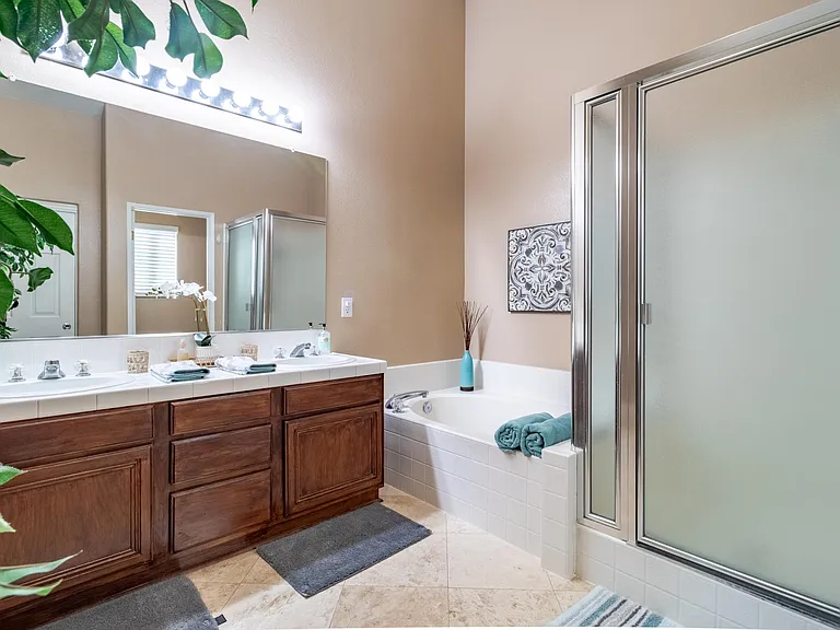 39786 Naples Dr — Photo 13