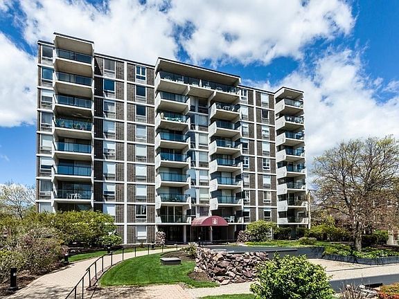 4th image of 62 Babcock St #46