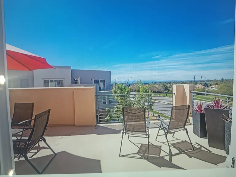 686 Heritage Ln — Photo 8