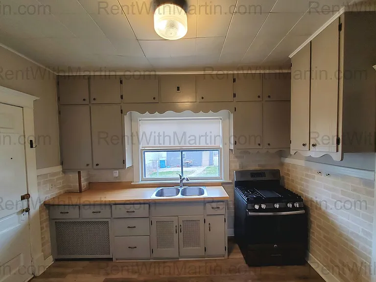 313 Denver St — Photo 6