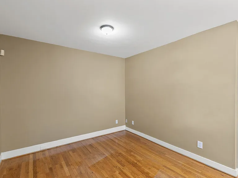 Cedar Cottage — Photo 16