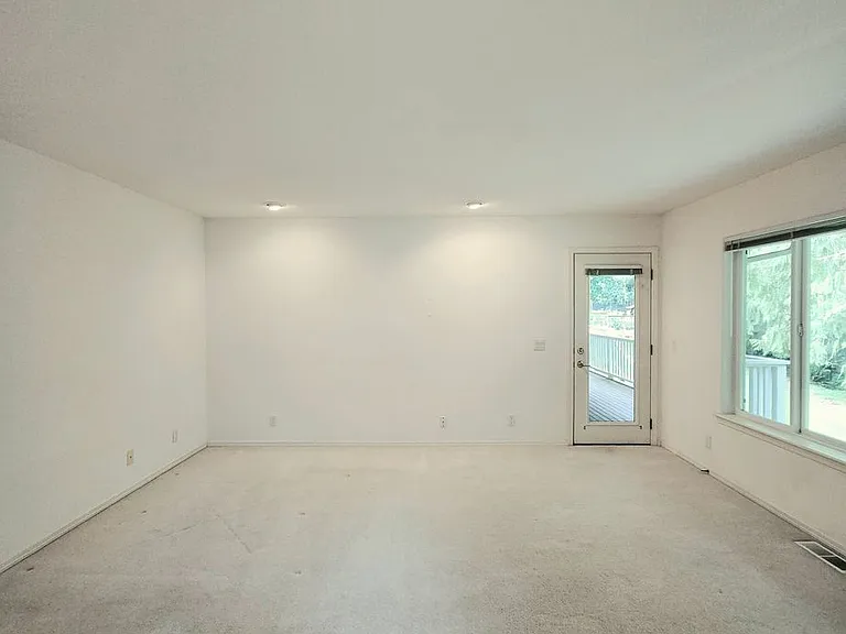 101 Mockingbird Ln — Photo 9