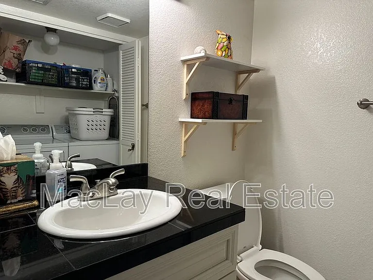 9223 S 45th Pl — Photo 24