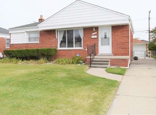 18331 Ash Ave, Eastpointe, MI 48021