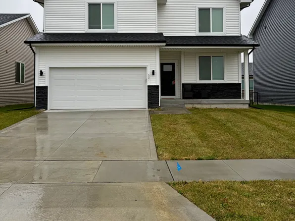 607 Oak Ridge Dr, Ankeny, IA 50021