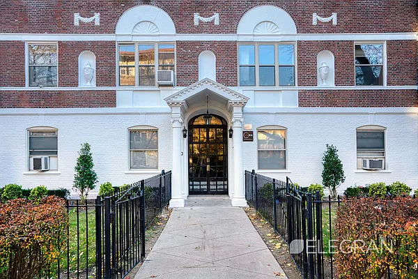 Rented by (Legacy) Elegran | media 18