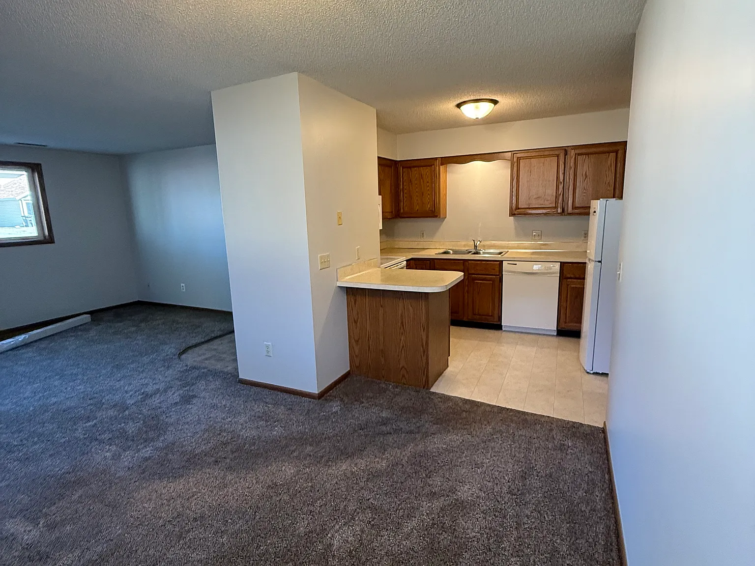 2 bed, 900 sqft, $1,280 — Photo 4