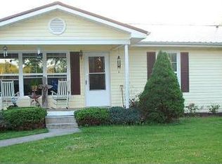 423 Winterberry Dr, Rose Hill, VA 24281