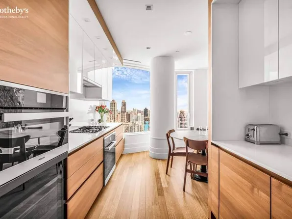 252 East 57th Street image 4 of 18