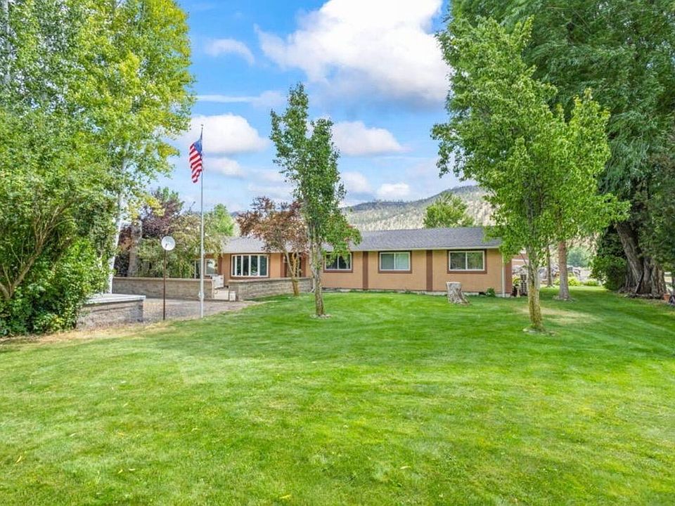 1st image of 389 NE Orchard Ln