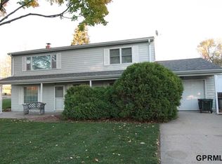 1009 Birchcrest Rd, Bellevue, NE 68005