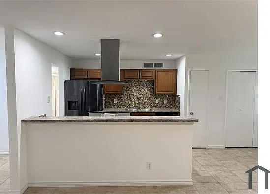3410 Maple Ln — Photo 1
