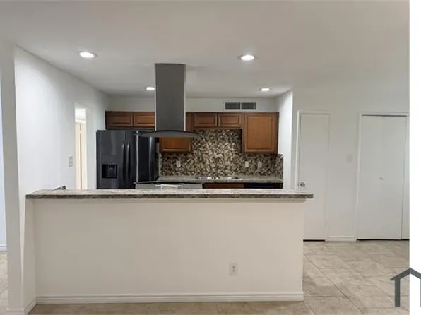 3410 Maple Ln, Rowlett, TX 75089