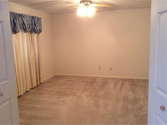 5th image of 2207 Peachwood Dr